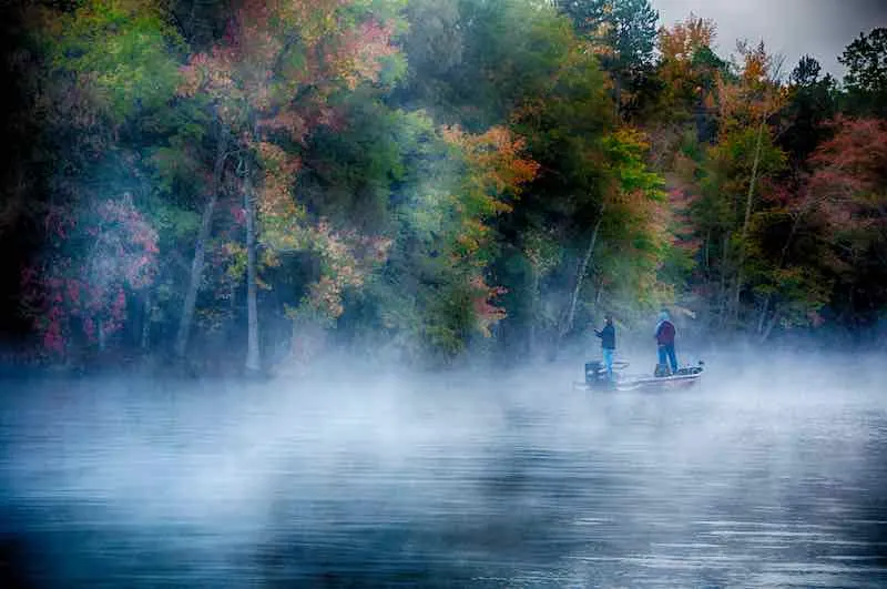 Bass fishermen on Lake TN