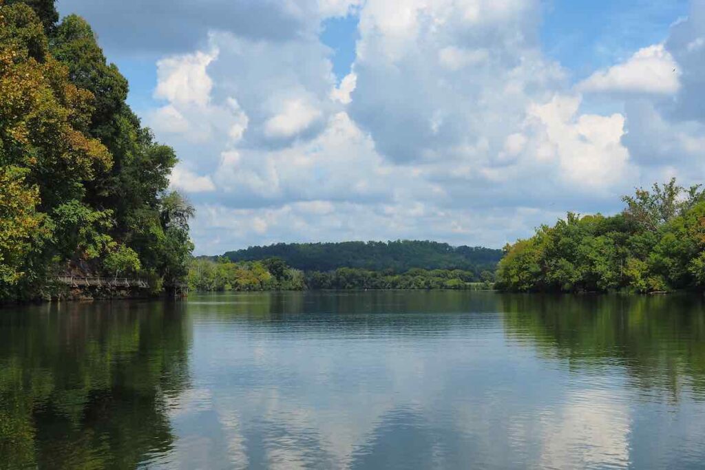 A panoramic view of Tennessee river from Ijams Nature Center