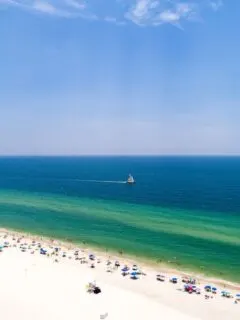 The Gulf Shores, where you'll find the best beaches in Alabama.